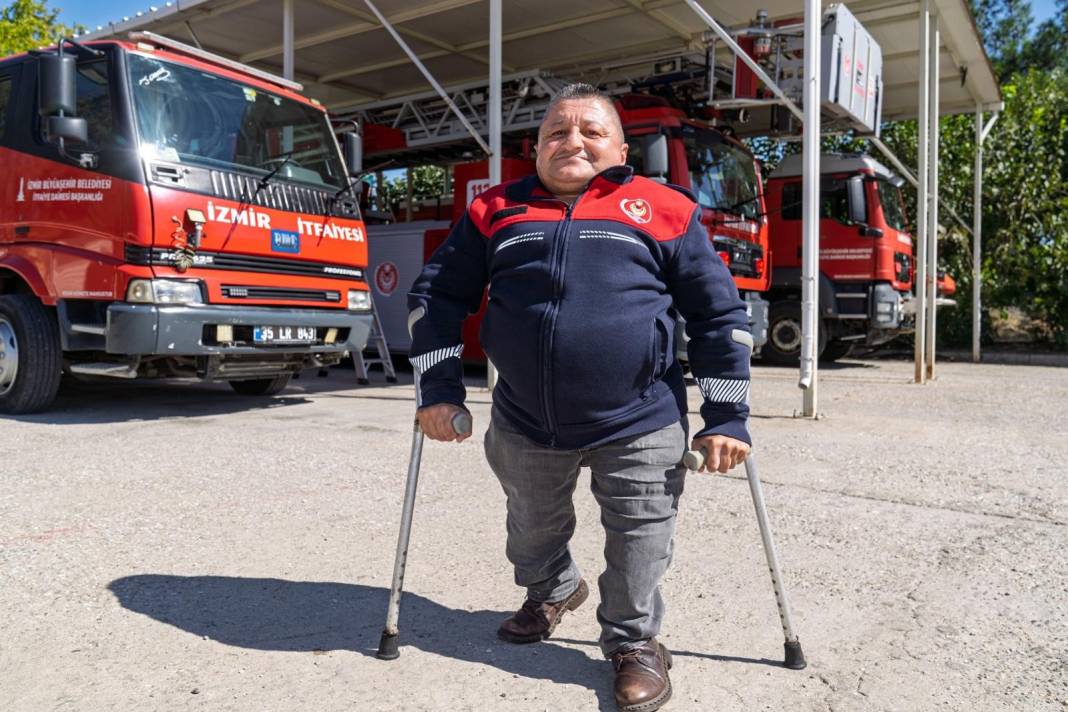 İzmir itfaiyesinin lakabını boyundan alan 110 Yaşar'ı hikayesiyle yürekleri ısıtıyor 6